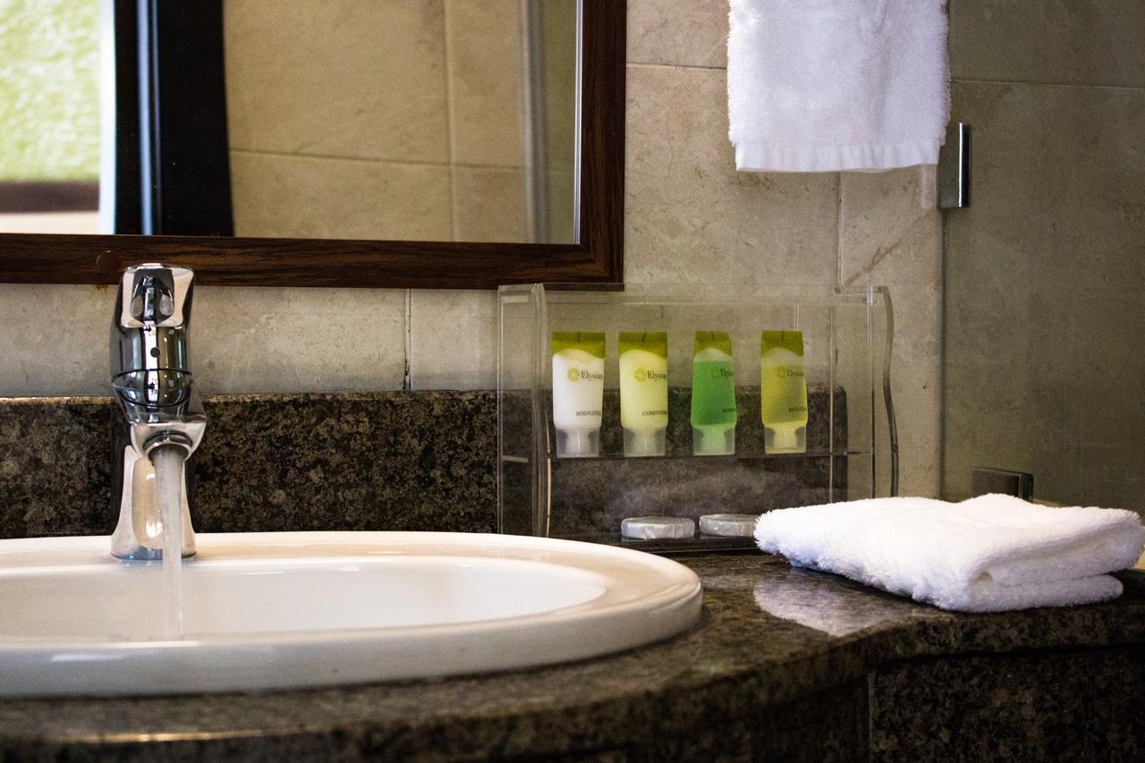 Elysian Resort Gathanga Bagian luar foto