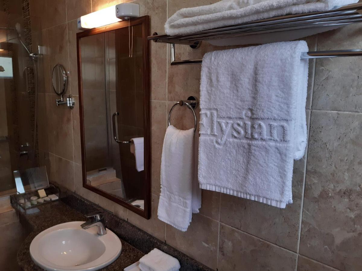 Elysian Resort Gathanga Bagian luar foto